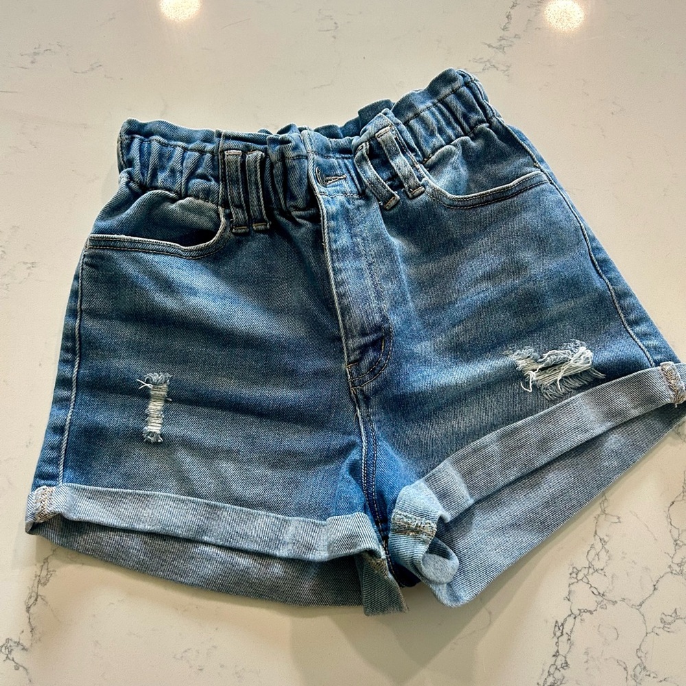 Cello Cinched Waist Blue Jean Shorts - Women’s Small